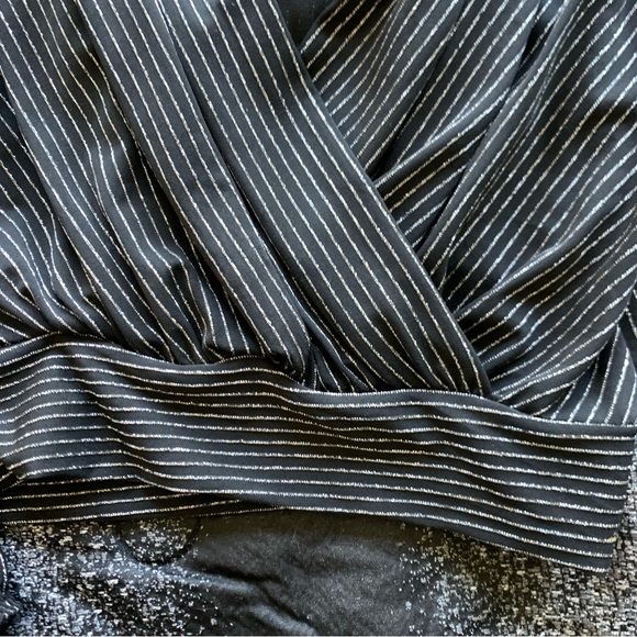 V cut glitter striped wrap long sleeve top - Picture 2 of 5